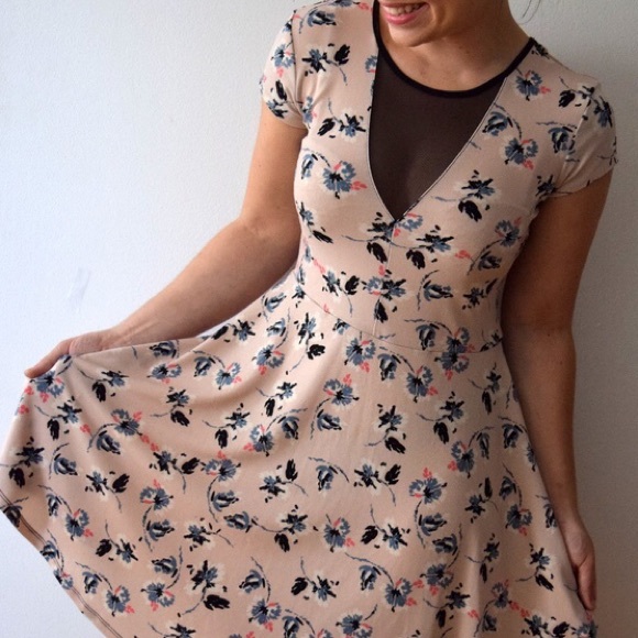Anthropologie Dresses & Skirts - Kimchi Blue for Anthropologie Blush Floral Dress